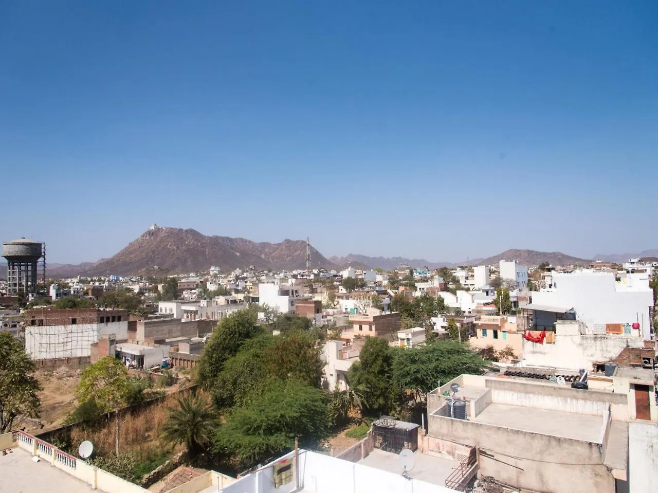 شقة Oyo 12250 Home Kesar Vilas Near Trident Udaivilas أُودايبور الهند