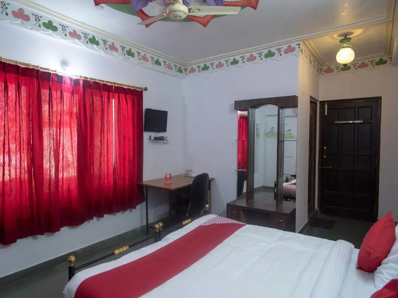 Oyo 12250 Home Kesar Vilas Near Trident Udaivilas أُودايبور شقة